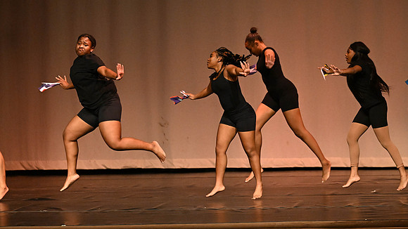 NewtownDance00175