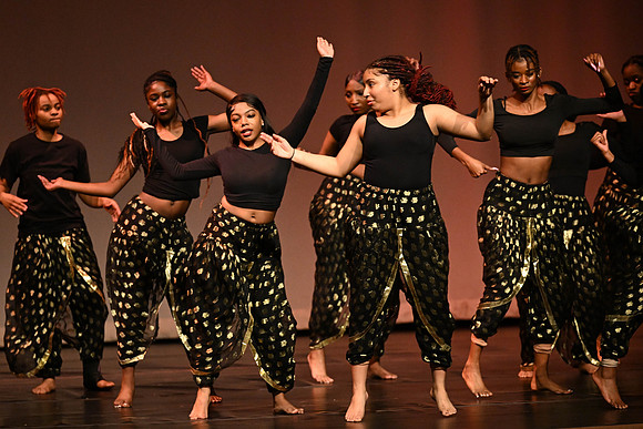 NewtownDance00425