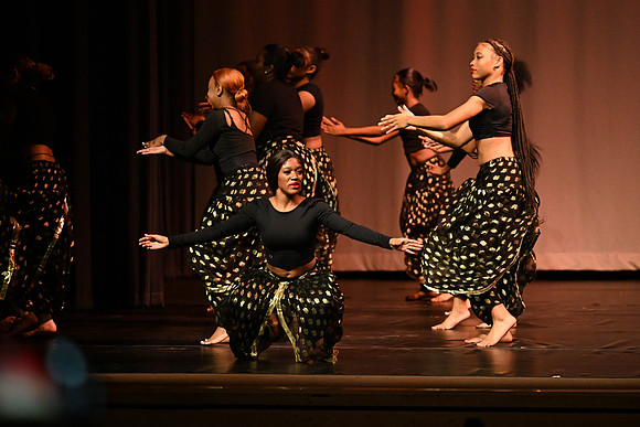 NewtownDance00475