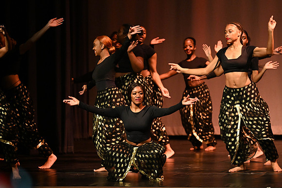 NewtownDance00477