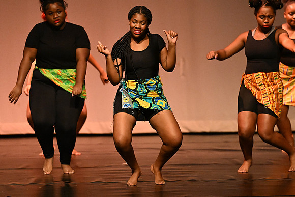 NewtownDance00784
