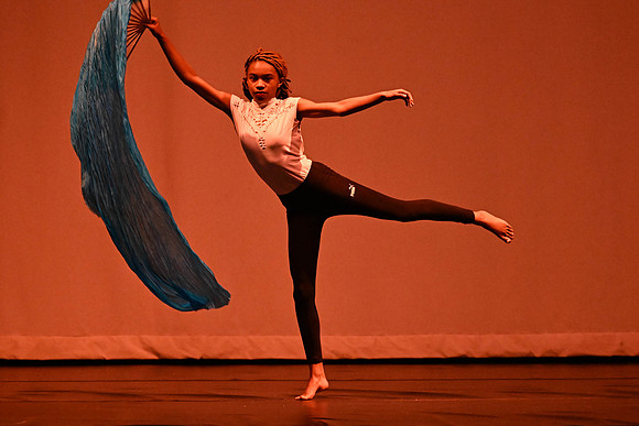 NewtownDance00909