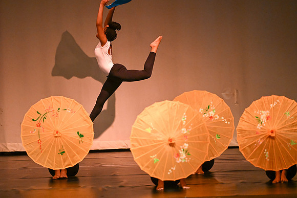 NewtownDance01109