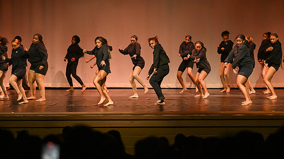 NewtownDance01350