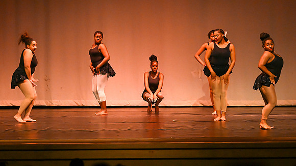 NewtownDance01547