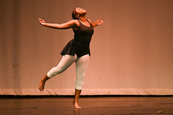 NewtownDance01572