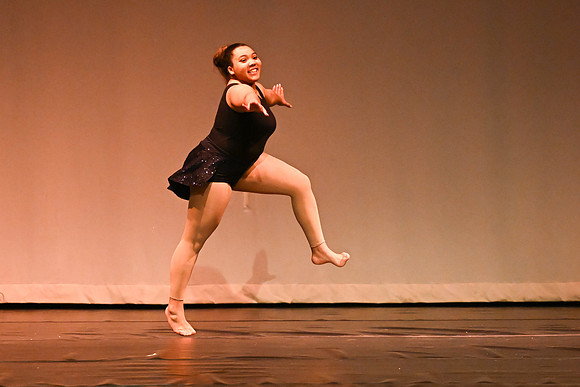 NewtownDance01585