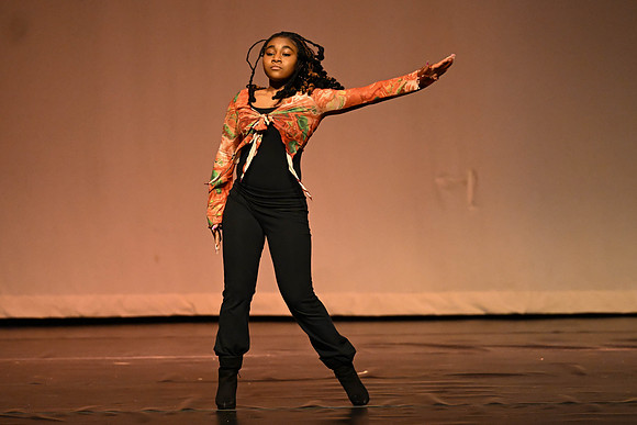NewtownDance02103