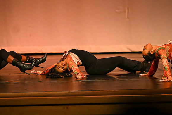 NewtownDance02204