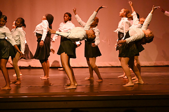 NewtownDance03913