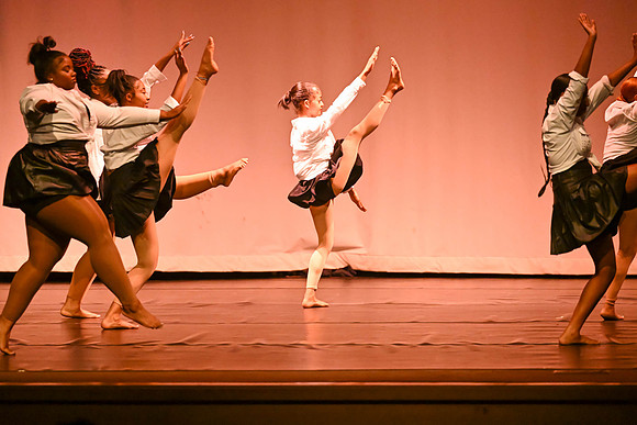 NewtownDance03926