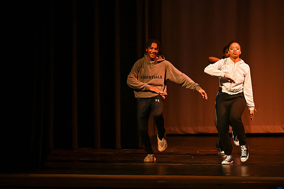 NewtownDance04303
