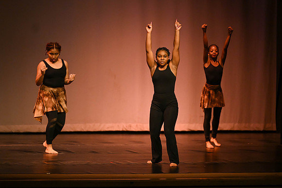 NewtownDance04559