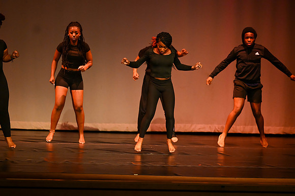 NewtownDance04704
