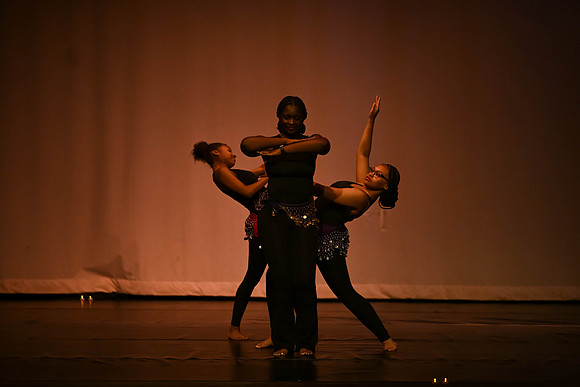 NewtownDance04840