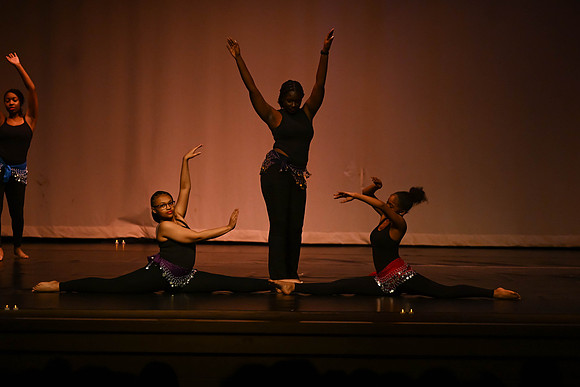 NewtownDance04856