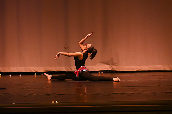 NewtownDance04907