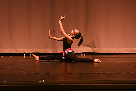 NewtownDance04909