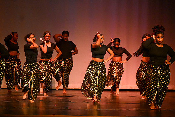 NewtownDance05930