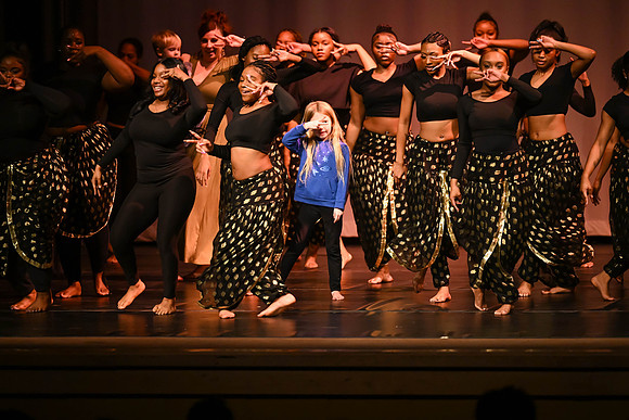 NewtownDance06226