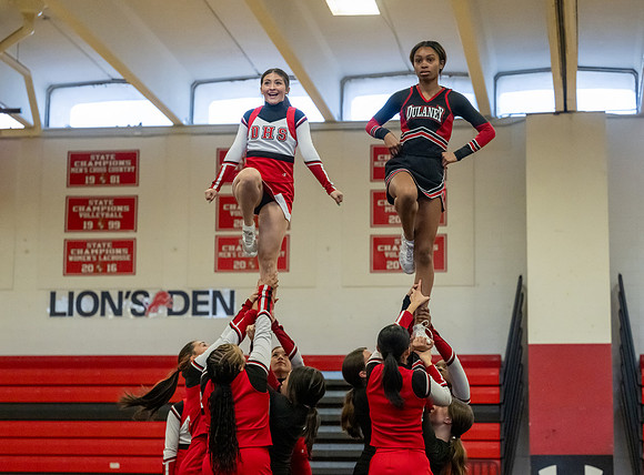 DulaneyCheer00829