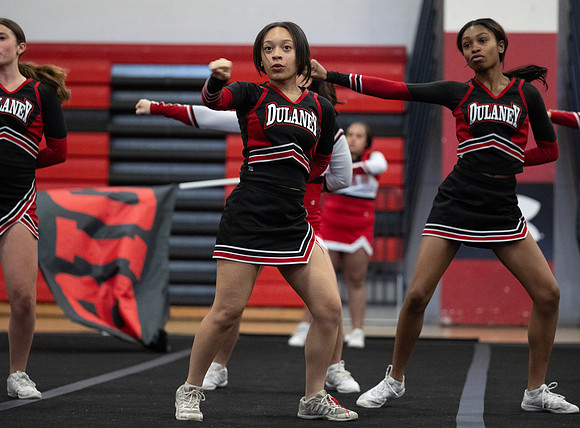 DulaneyCheer00815