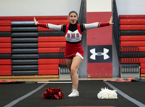 DulaneyCheer00862