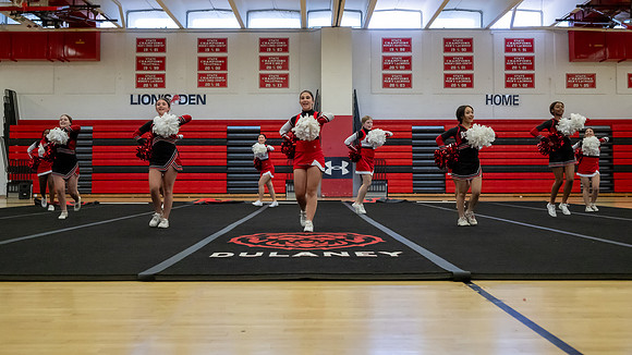 DulaneyCheer00847