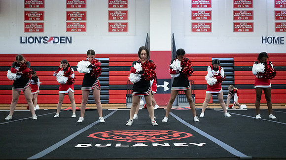 DulaneyCheer00873