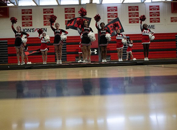 DulaneyCheer00885