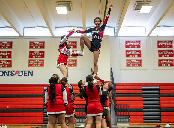 DulaneyCheer00948