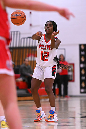 Basketball12-9-5643