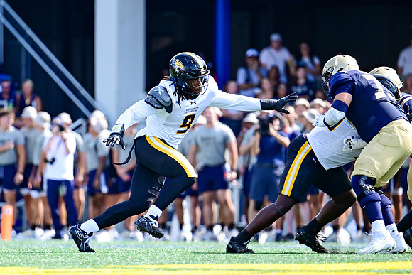 TU-v-NavyFB0232