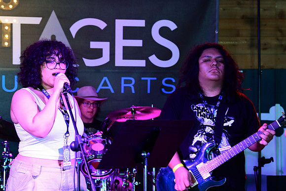 Tin Roof Stage-051