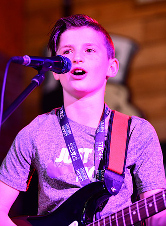 Tin Roof Stage-180