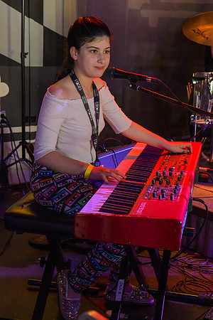 Tin Roof Stage-250