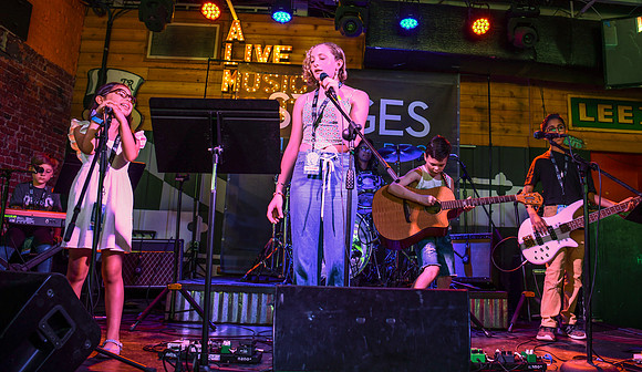 Tin Roof Stage-318