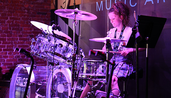 Tin Roof Stage-308