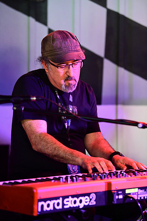Tin Roof Stage-093
