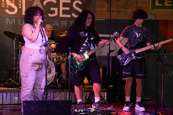 Tin Roof Stage-280