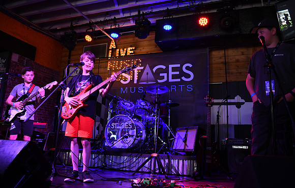 Tin Roof Stage-223
