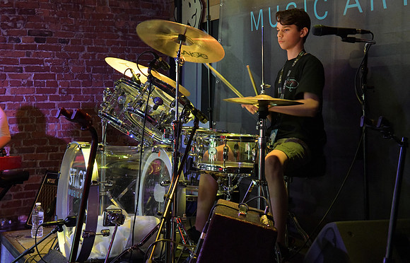 Tin Roof Stage-256