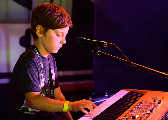 Tin Roof Stage-153