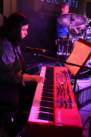Tin Roof Stage-302