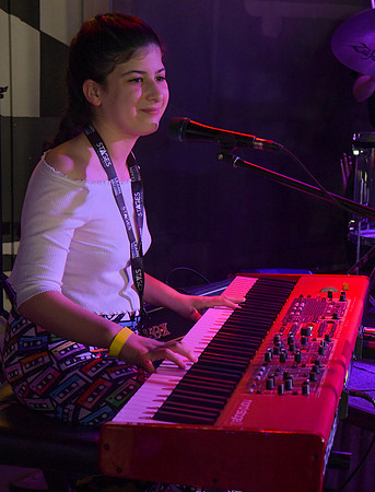 Tin Roof Stage-244