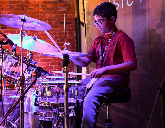Tin Roof Stage-227