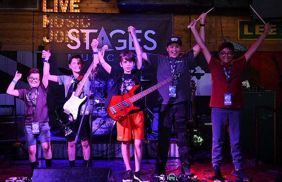 Tin Roof Stage-211