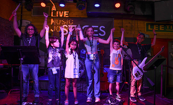 Tin Roof Stage-317