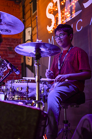 Tin Roof Stage-220