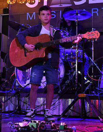 Tin Roof Stage-322